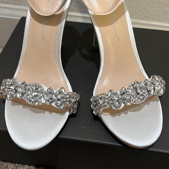 Blue by Betsey Johnson White Heels with Silver Accents - Picture 4 of 9